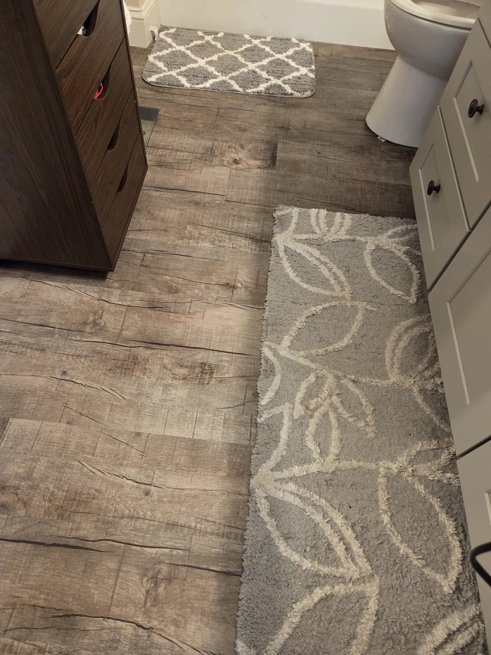 2 Gray Bath Rugs, Shower Mat And Runner